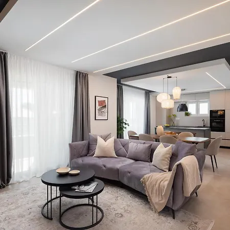 Bianca Vila Brodarica (Sibenik-Knin)